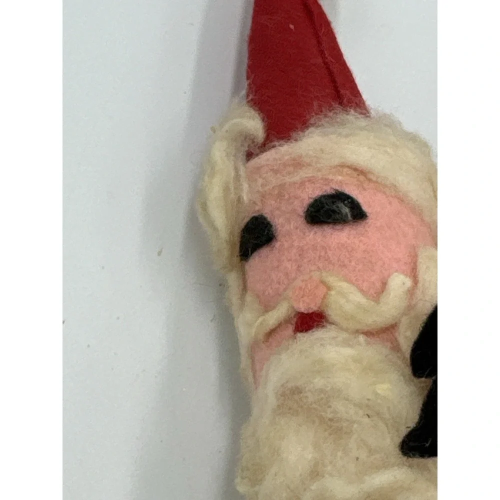 Vintage‎ Toilet Paper Roll Santas Kitschy